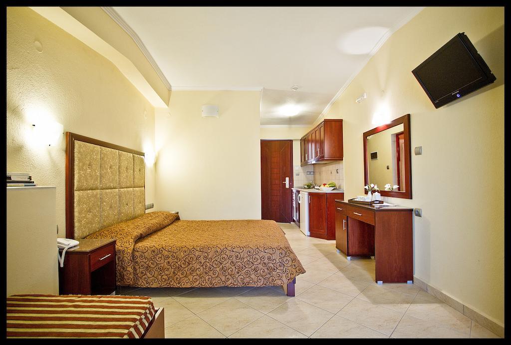 Hotel Sarti Beach 객실 사진
